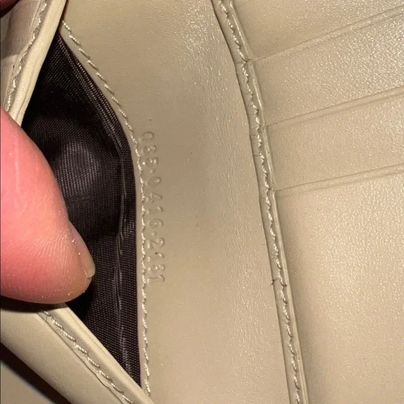 Authentic GUCCI Beige Jackie Micro Guccisima Leather Compact Wallet
